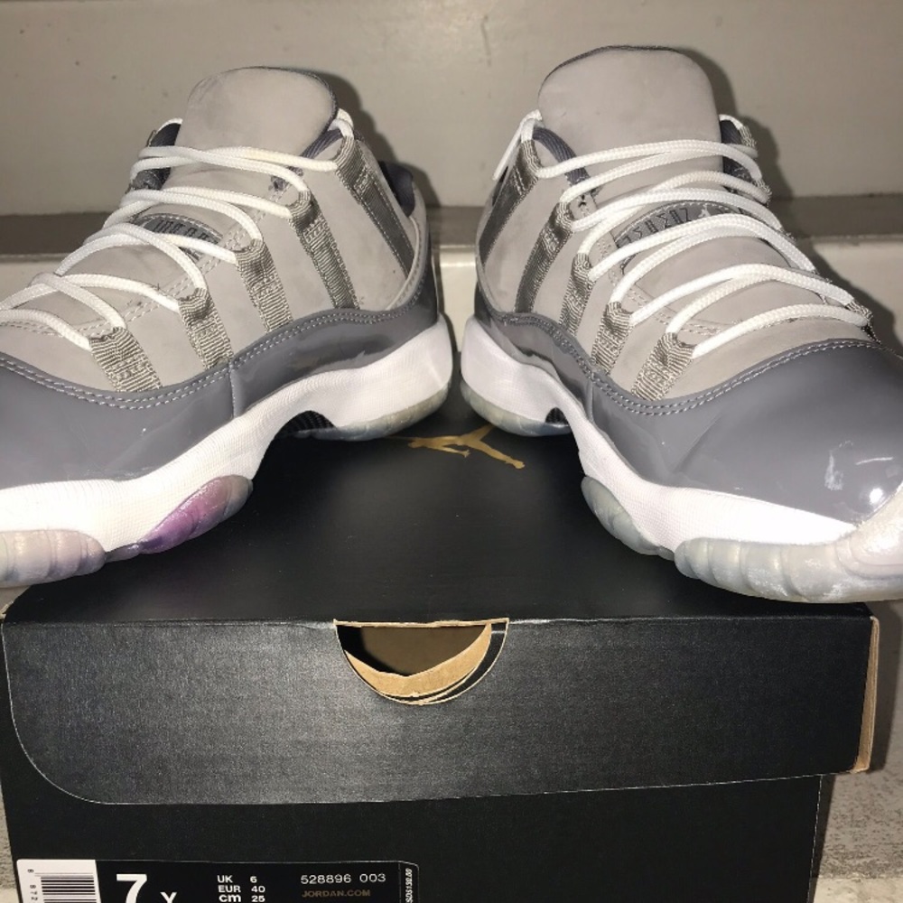 Air Jordan 11 Retro Low BG. Size 7 boys (youth).
